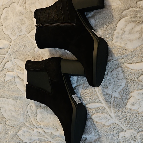 Clarks Shoes - Womens Clarks Black Ankle Boots